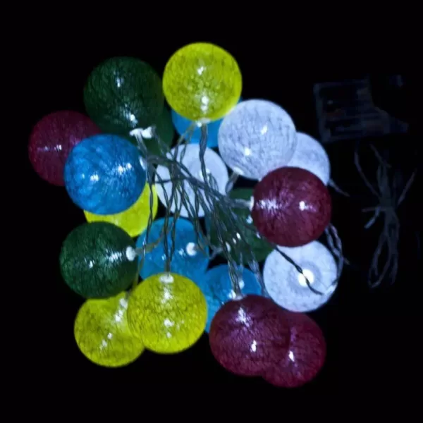 ALEKO 7 ft. 20-Light LED Multi-Color Cotton Balls String Light