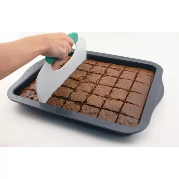 BergHOFF Perfect Slice Carbon Steel Cookie Sheet with Cutting Tool