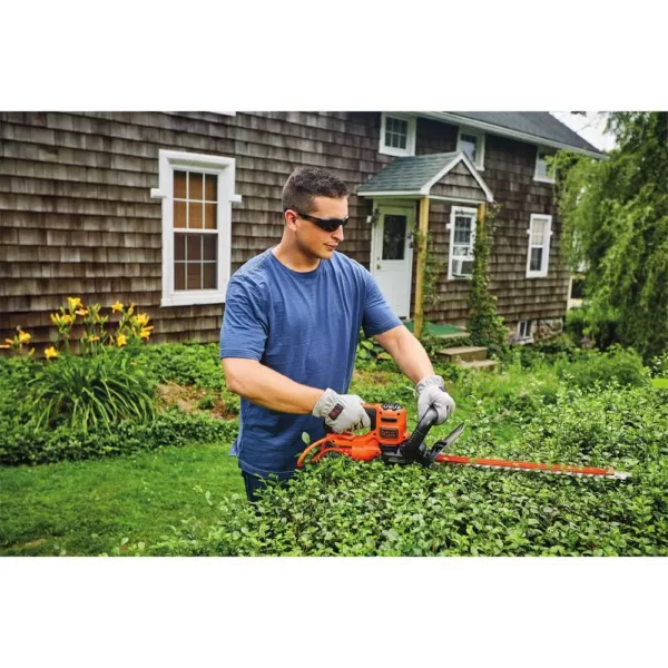 BLACK+DECKER 22 in. SAWBLADE 4 Amp Corded Electric Hedge Trimmer