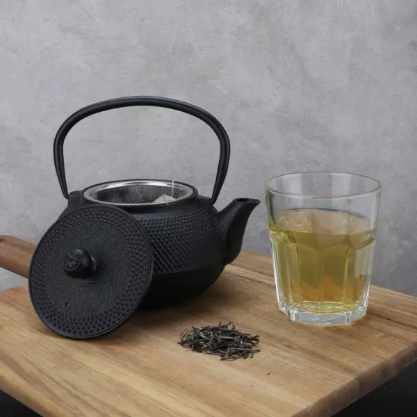 Mind Reader 1.25-Cup Black Single Serve Cast Iron Tetsubin Tea Pot with Infuser