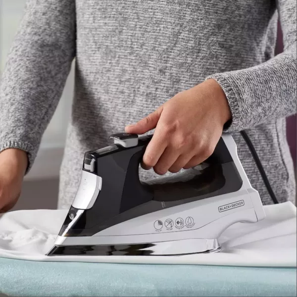 BLACK+DECKER Digital Professional Steam Iron