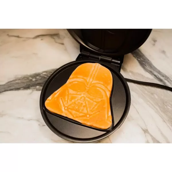 Uncanny Brands Star Wars Darth Vader Black American Waffle Maker