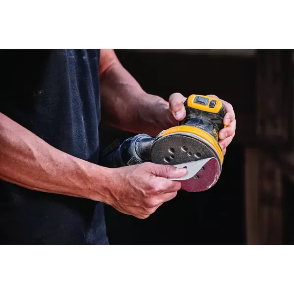 DEWALT 20-Volt MAX XR Cordless Brushless 5 in. Random Orbital Sander with (1) 20-Volt Battery 2.0Ah & Charger