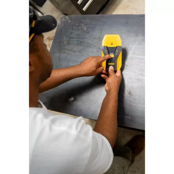 DEWALT 1-1/2 in. Stud Finder