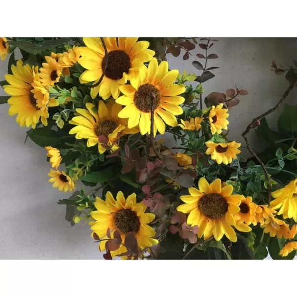 Glitzhome 24 in. Unlit Green Artificial Wreath with Golden Yellow Sunflowers