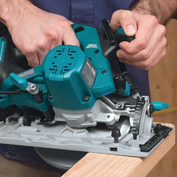 Makita 18-Volt LXT Lithium-Ion Brushless Cordless 6-1/2 in. Circular Saw with Electric Brake and 24T Carbide Blade (Tool-Only)