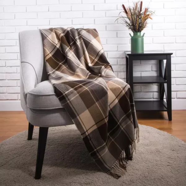 Glitzhome 50 in. H Woven Plaid Throw Blanket