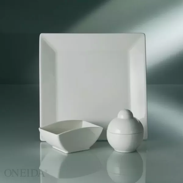 Oneida Cromwell 10 oz. White Porcelain Creamers (Set of 36)