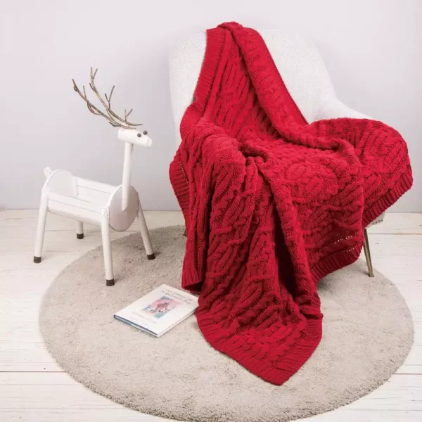 Glitzhome 60 in. L x 50 in. W, 865g Knitted Polyester Red Throw Blanket